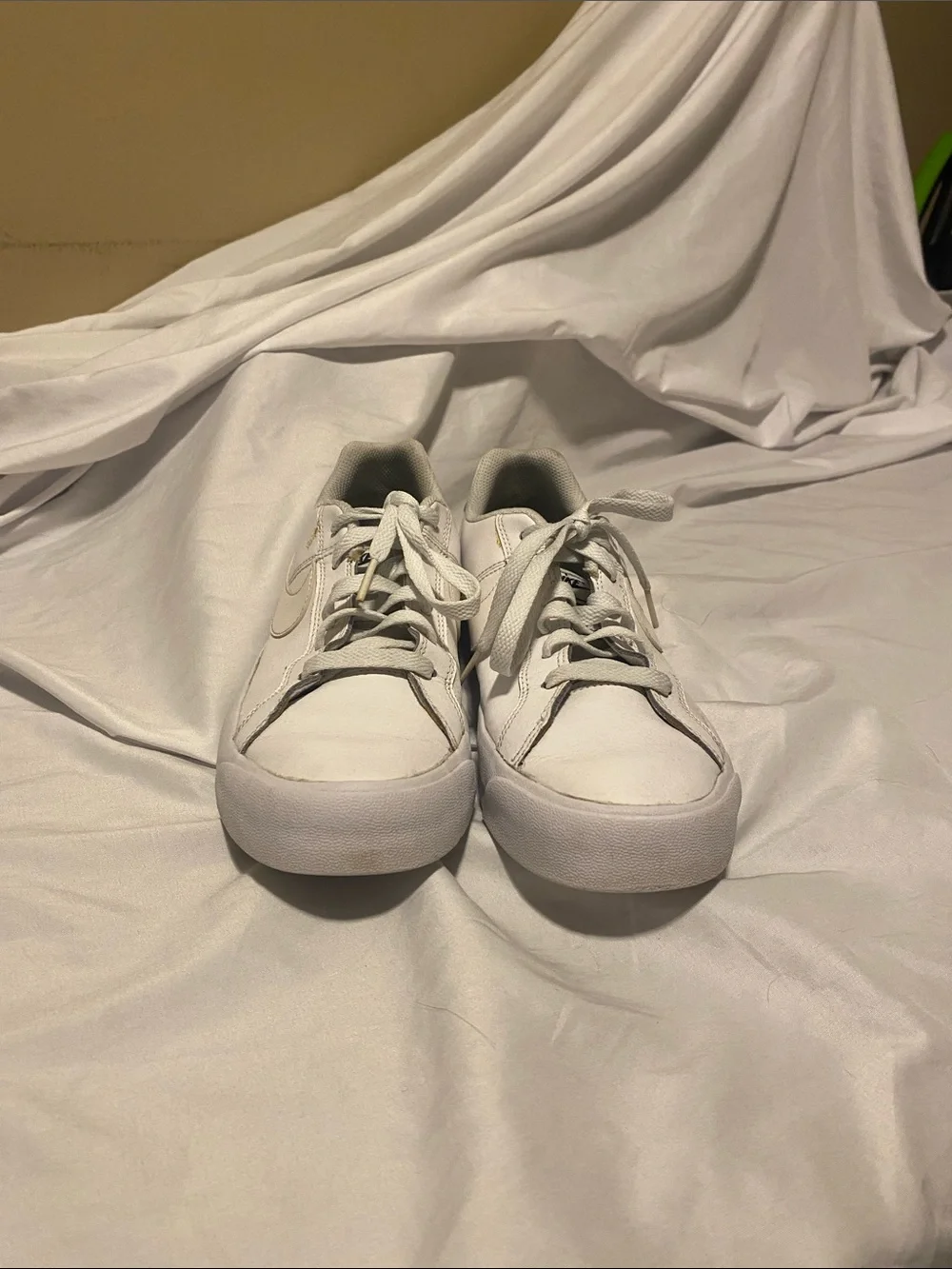 Nike Men's White Low-Top Leather Sneakers
